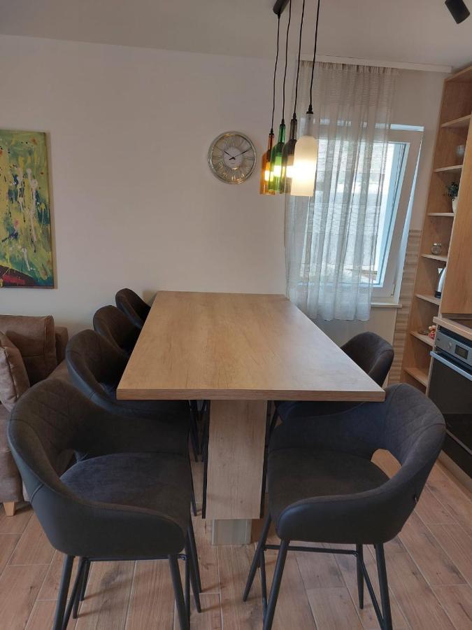 Apartments Vini Donji Seget Extérieur photo