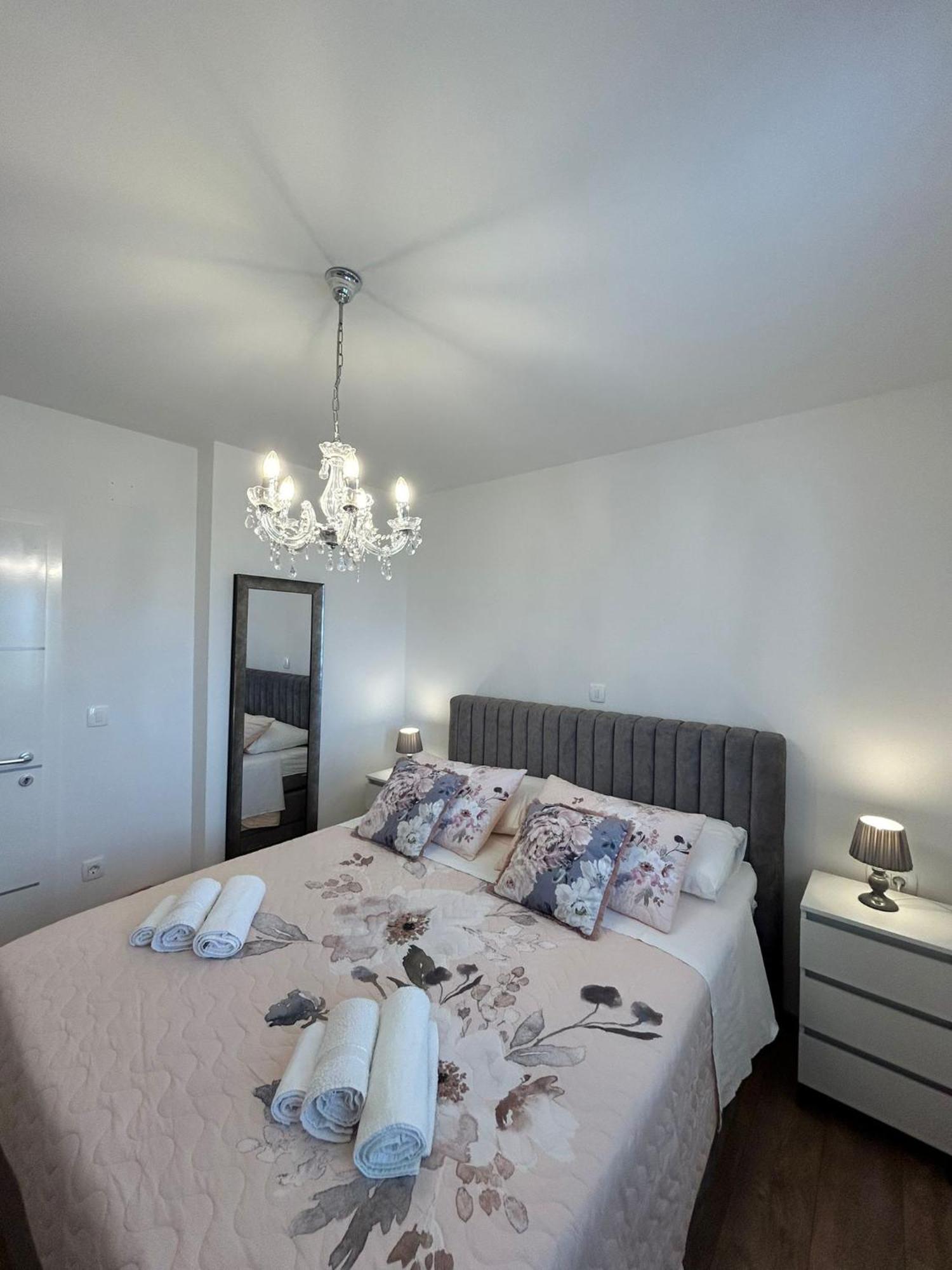 Apartments Vini Donji Seget Extérieur photo